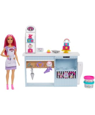 ¿Barbie Doll Bakery Playset with Pink-Haired Petite Doll, Baking Station