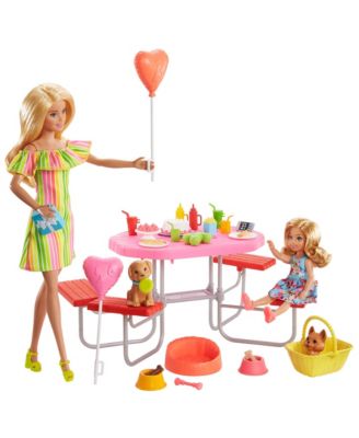 Barbie Dolls and Playset, 6 Piece Set