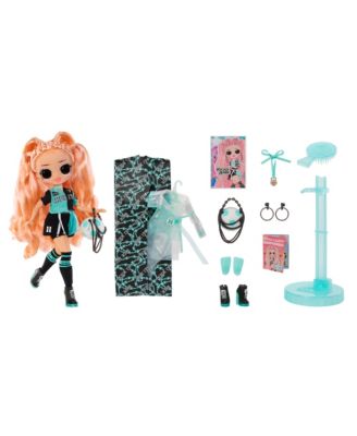 LOL Surprise! OMG Sports Doll - Kicks Babe, 2 Pieces image number null