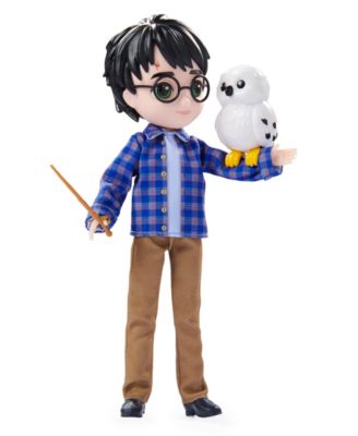 Harry Potter, 8-inch Harry Potter Doll Gift Set with Invisibility Cloak and 5 Doll Accessories image number null