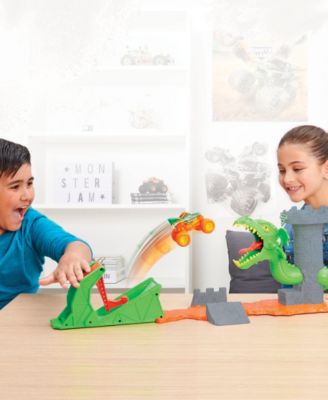 Monster Jam, Dueling Dragon Playset with Dragon Monster Truck image number null