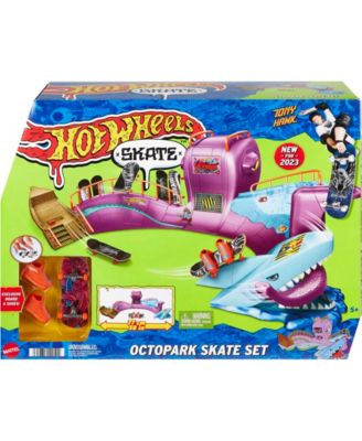 Hot Wheels Skate Octopark Playset, with Exclusive Fingerboard and Skate Shoes image number null