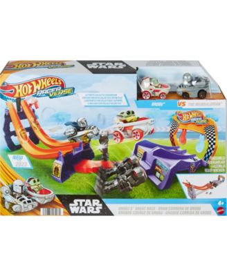 Hot Wheels Racerverse, Star Wars Track Set with 2 Hot Wheels Racers Inspired By Star Wars - Grogu and The Mandolorian image number null