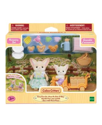 Calico Critters Sunny Picnic Set, Dollhouse Playset with 2 Collectable Figures and Accessories image number null