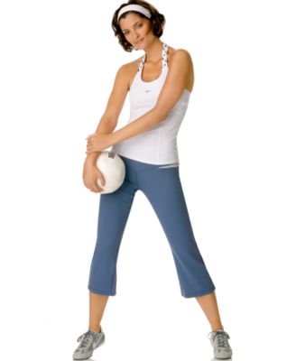 Nike Athletic Holiday Sport Top & Athletic Capri