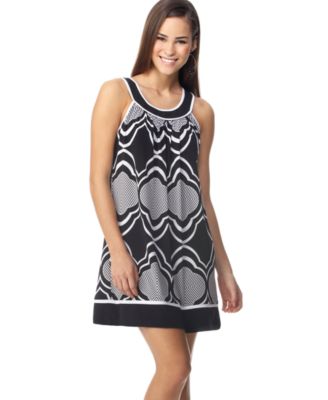 XOXO Print Sleeveless Shift Dress