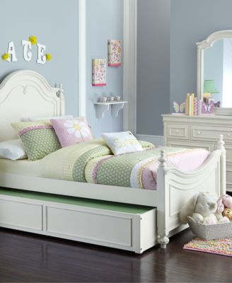 Roseville Kids Bed, Twin Bed - Furniture - Macy&#39;s