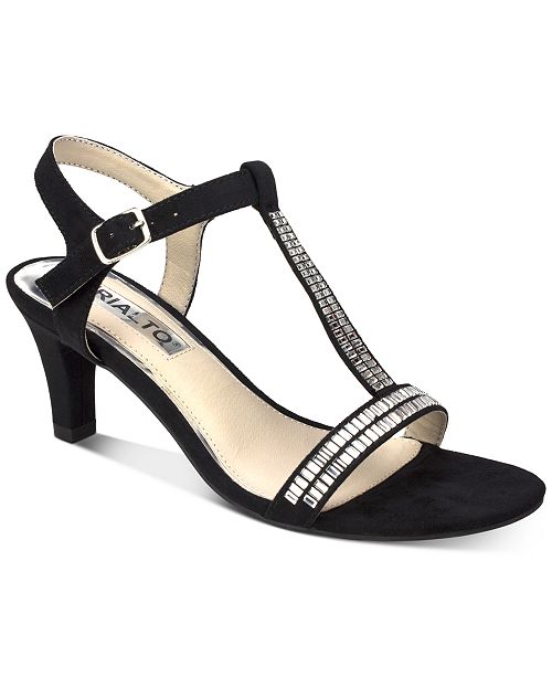 Ø®ÙØ¯Ù Ø§ÙØ£ÙÙØ§Ù Ø£Ø·ÙÙ Ø§ÙÙØ§Ø± Raye Sandals Phfireballs Com Take off your shoes, then rest one foot at a right angle to a wall, keeping your heel right up against the wall. Ø®ÙØ¯Ù Ø§ÙØ£ÙÙØ§Ù Ø£Ø·ÙÙ Ø§ÙÙØ§Ø± raye sandals