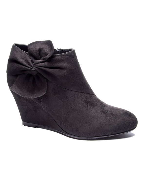 cl by laundry core beige booties