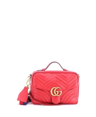 Бывшая в употреблении маленькая сумка для фотоаппарата Gucci GG Marmont на молнии из натуральной кожи красного цвета