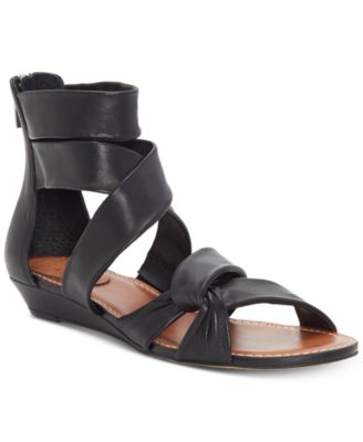 vince camuto seevina sandals