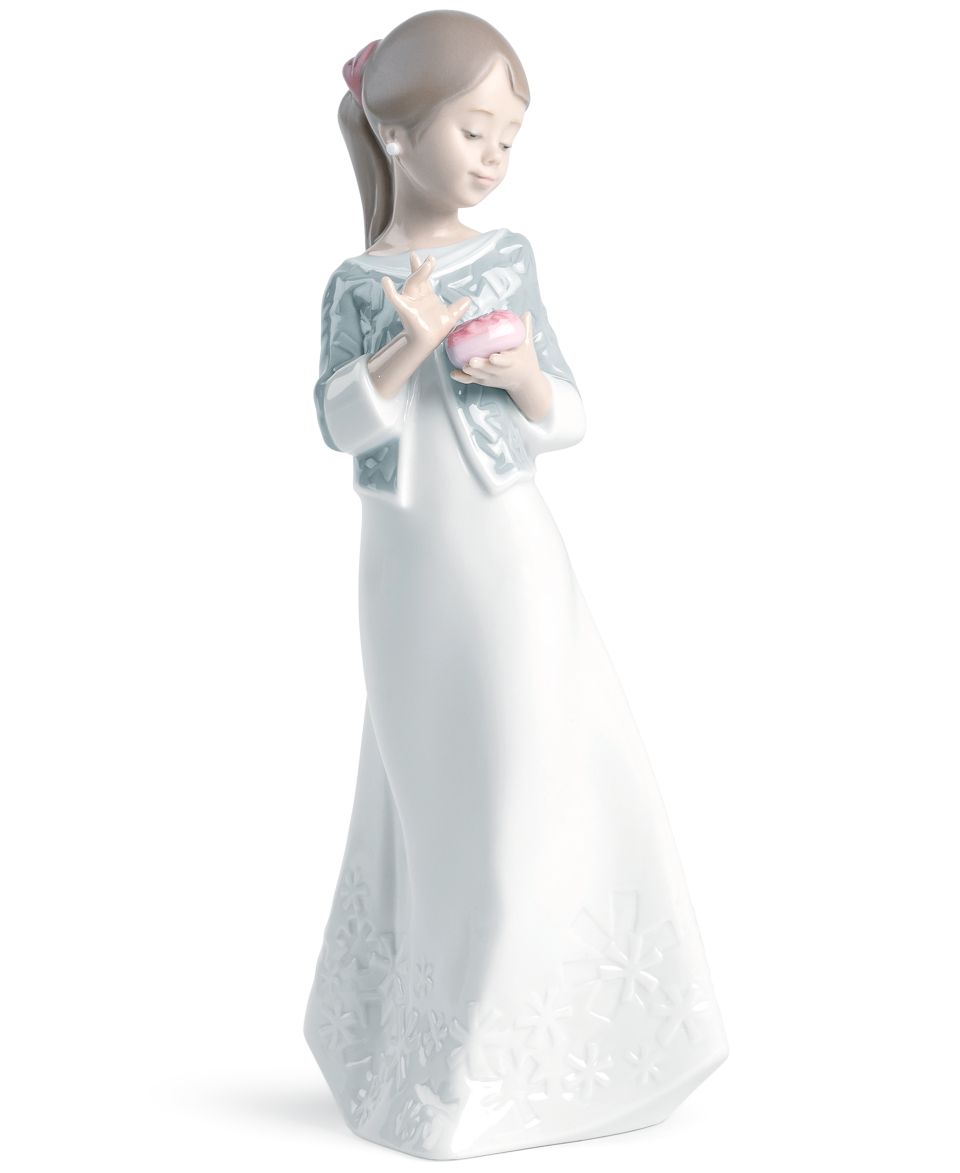 Nao by Lladro Collectible Figurine, Elegant Pose   Collectible