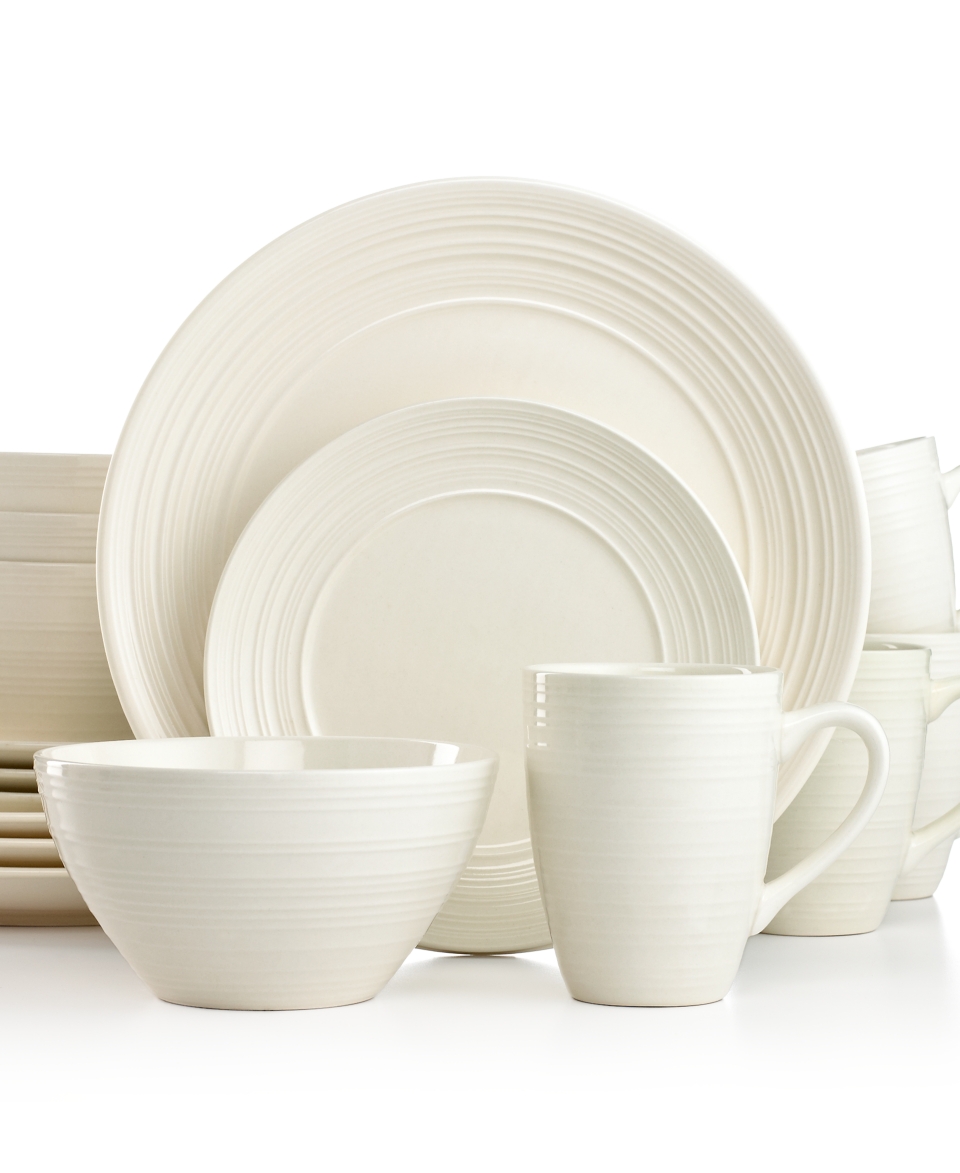 Thomson Pottery Dinnerware, Ripple White 16 Piece Set   Casual