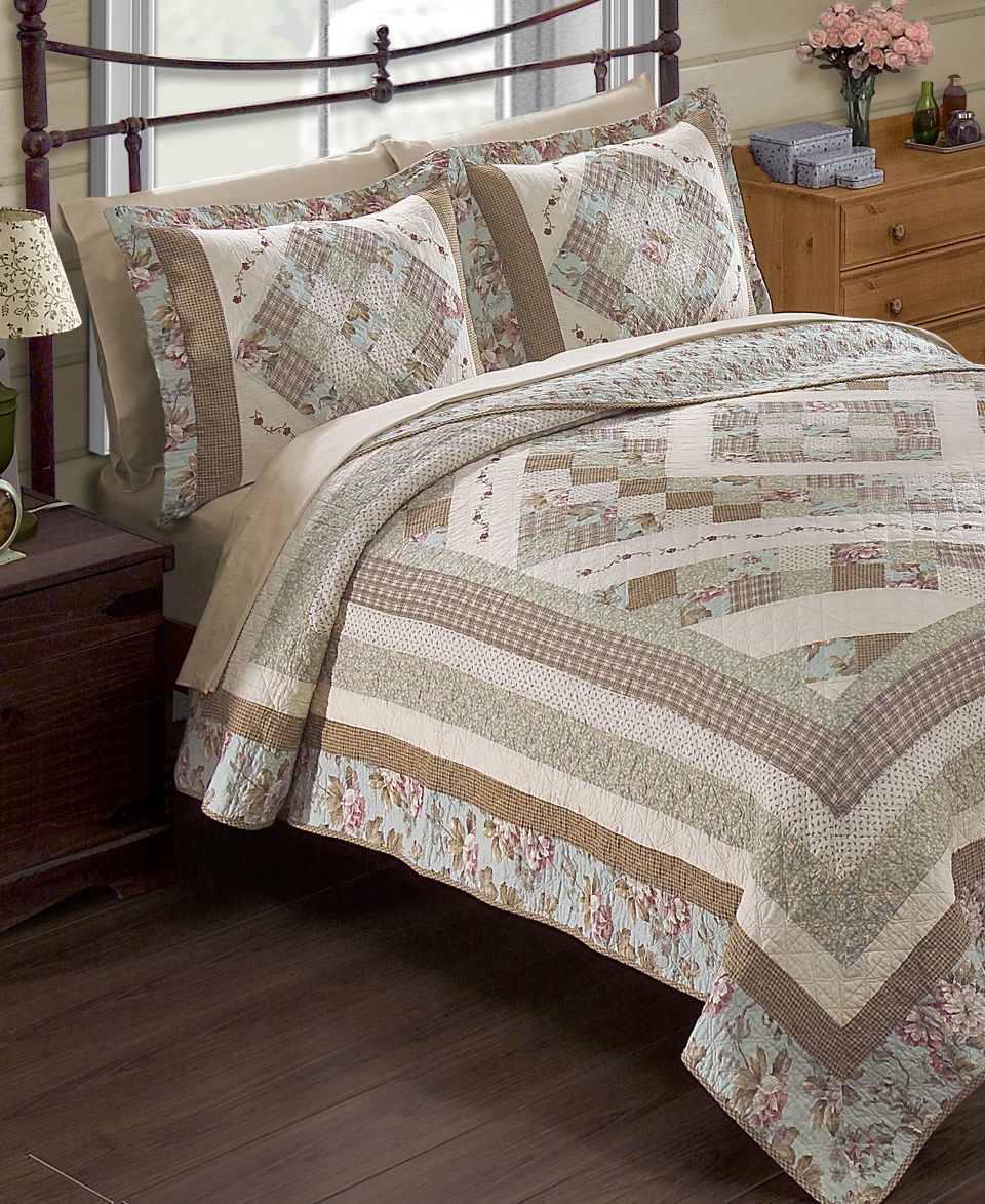 Bed & Bath  Quilts & Bedspreads