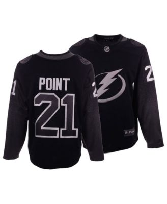 difference between breakaway and authentic jersey