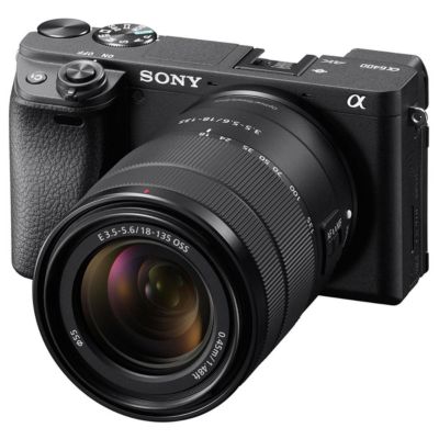 Беззеркальный фотоаппарат Sony Alpha a6400 с объективом 18-135 мм f/3,5-5,6 OSS, черный