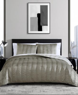 РАСПРОДАЖА! Набор бархатных одеял Vera Wang Linear Stitch Velvet из 3 предметов, King