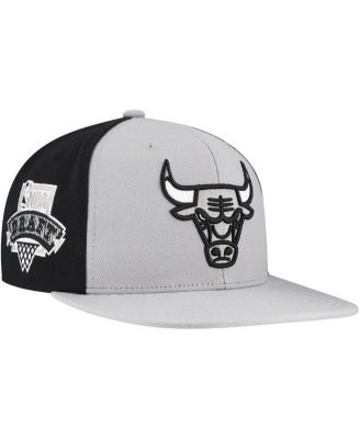 Мужская серая бейсболка Chicago Bulls Core Snapback от Mitchell & Ness