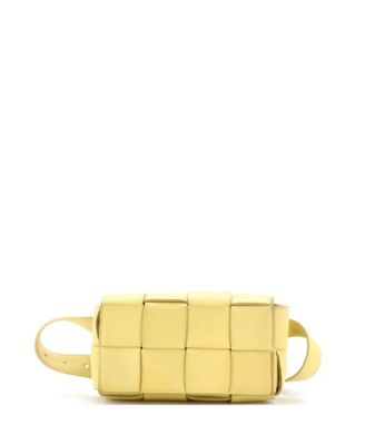 Бывшая в употреблении сумка-кассета Bottega Veneta на ремне Maxi Intrecciato из кожи желтого цвета