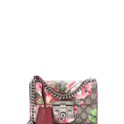 Бывшая в употреблении сумка через плечо Gucci с маленьким замочком и принтом Blooms GG, покрытая холстом коричневого цвета