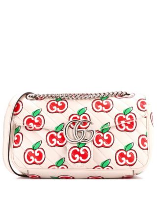 Бывшая в употреблении маленькая сумка Gucci GG Marmont с клапаном и диагональным принтом из стеганой кожи коричневого / бежевого цвета