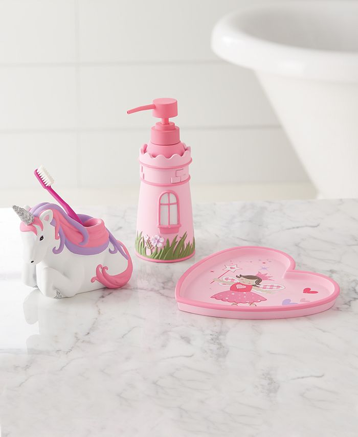 This set is designed with modern trends and barbie signature style. dream factory magical princess bath set
