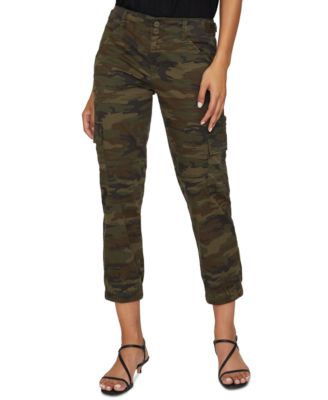 camouflage cropped pants