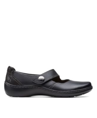 clarks womens shoes near me