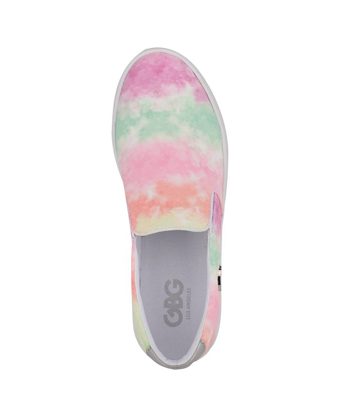 gbg slip on sneakers