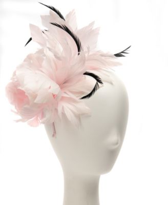 Августовские шляпы с очаровательными цветочными перьями