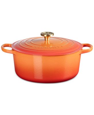 Le Creuset Signature, 7,25Кг Круглая жаровня Flamme Dorée с ручкой-тиглем - издание, посвященное 100-летию
