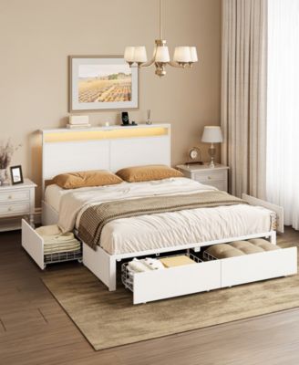 Прочная металлическая кровать размера 