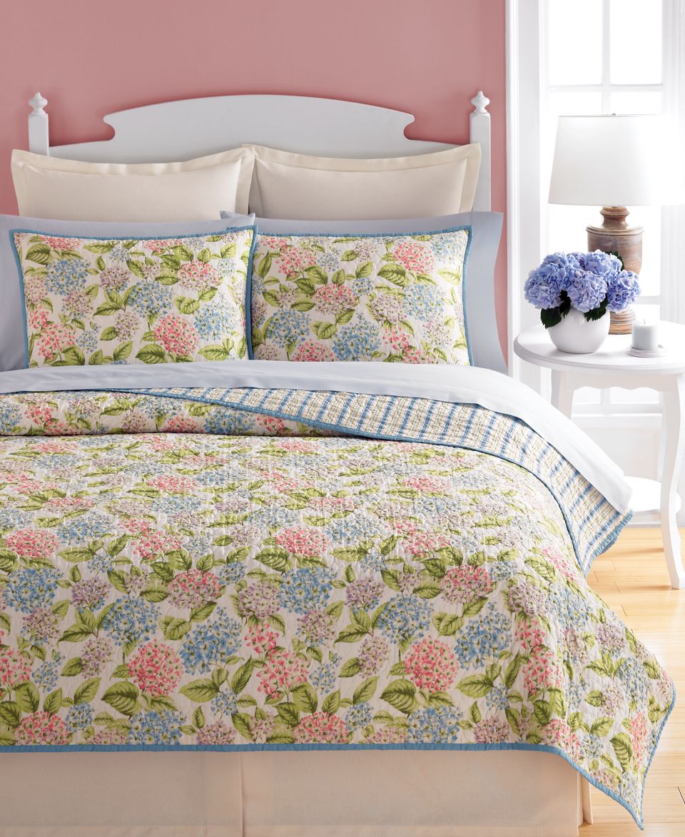 Martha Stewart Collection Bedding, Dorset Flowers Quilt   Quilts