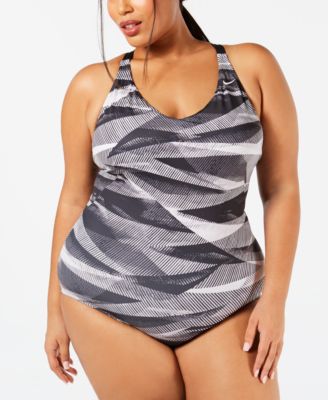 Nike Plus Size Line Up Printed Cross 