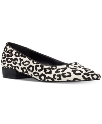 nine west almond toe flats