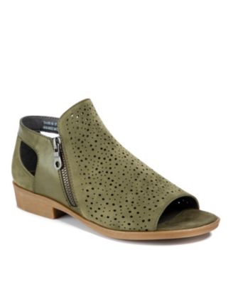 macys baretrap shoes