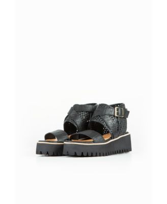 all black flatform sandals
