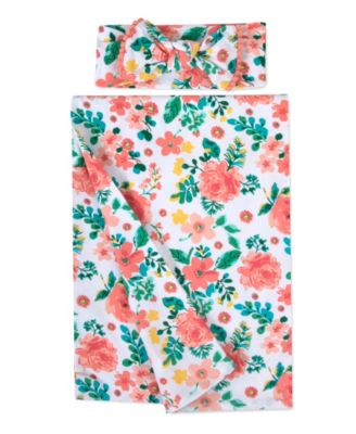 baby essentials swaddle