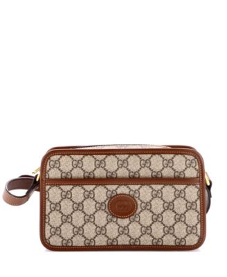 Бывшая в употреблении сумка для фотоаппарата Gucci Mini Interlocking G Patch из холщового материала с покрытием GG коричневого цвета
