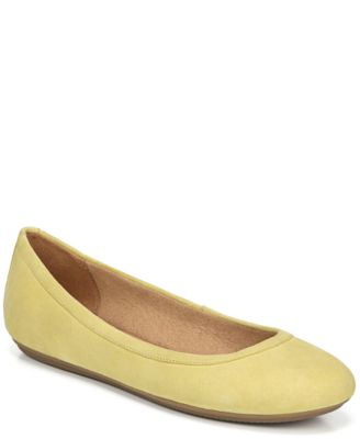 macys naturalizer pumps