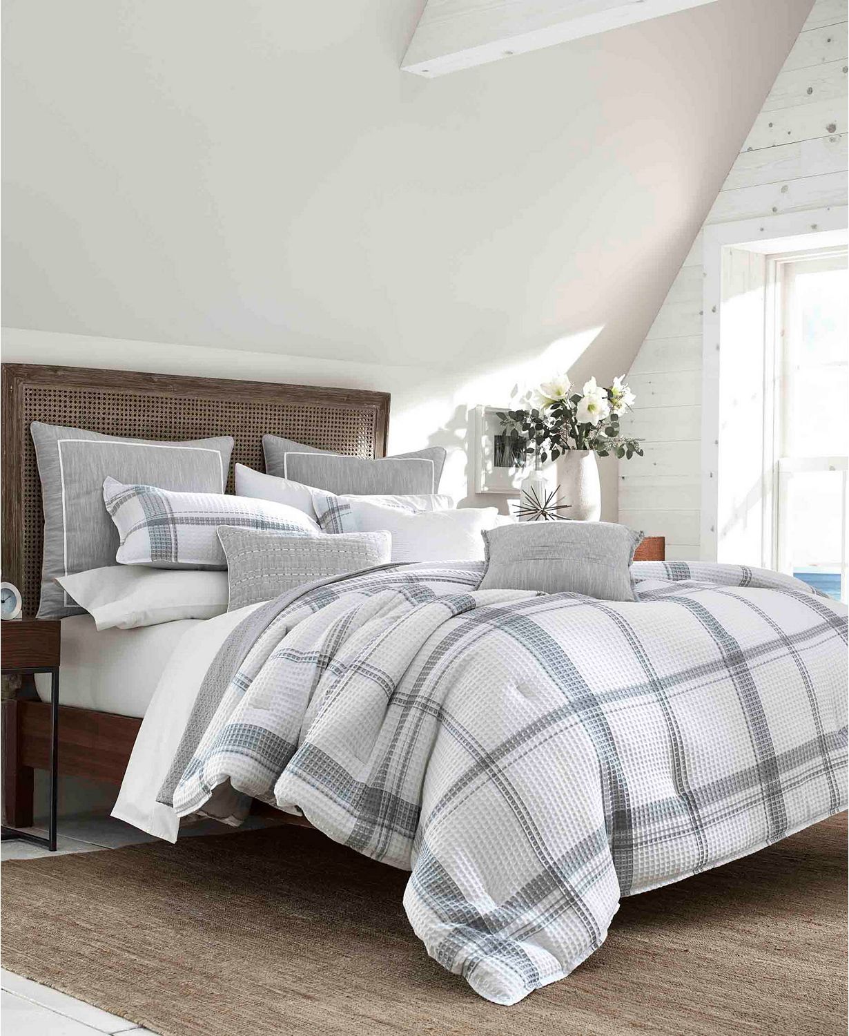 Bronwell Bedding Collection