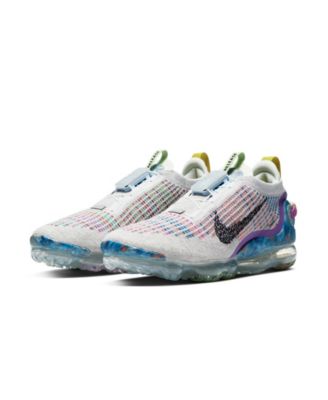 vapormax on sale at finish line