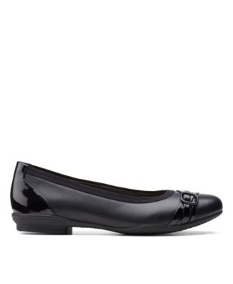 clarks womens black flat shoes