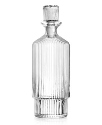 Графин с каннелюрами на Годингер-Салливан-стрит