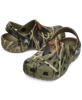 boys camouflage crocs