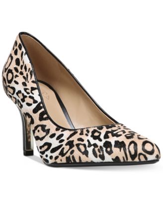 naturalizer natalie pointy toe pump