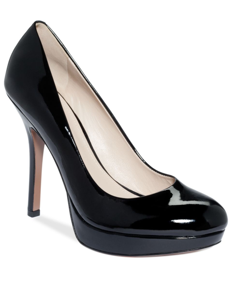 Joan & David Shoes, Quella Platform Pumps