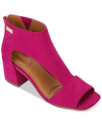 macys pink sandals