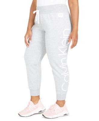 plus size jogger outfits