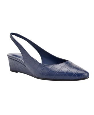 bandolino navy blue heels